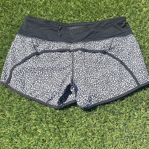 LIKE NEW LULULEMON Run Times Short! - Picture 7 of 9